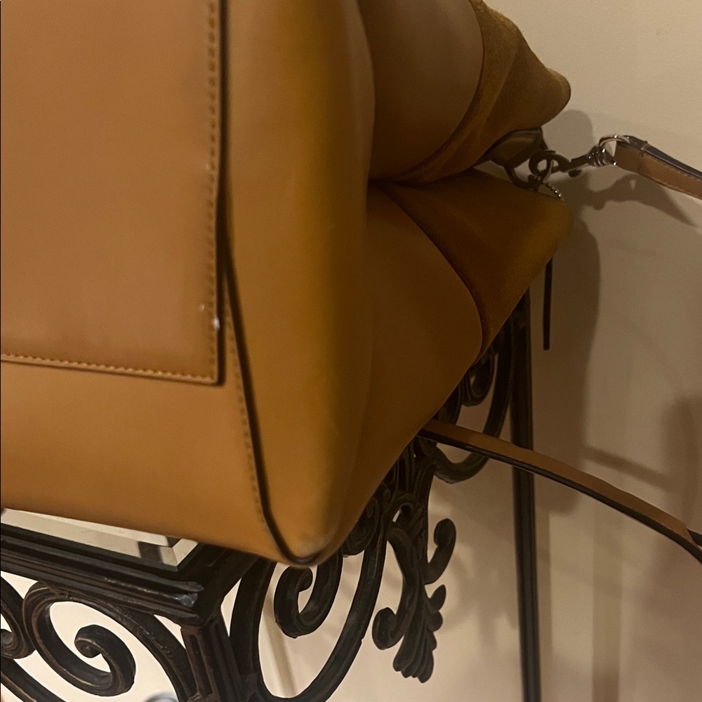 FINAL PRICE COACH Tan Leather/Suede Large Burrough Bag - Picture 11 of 16